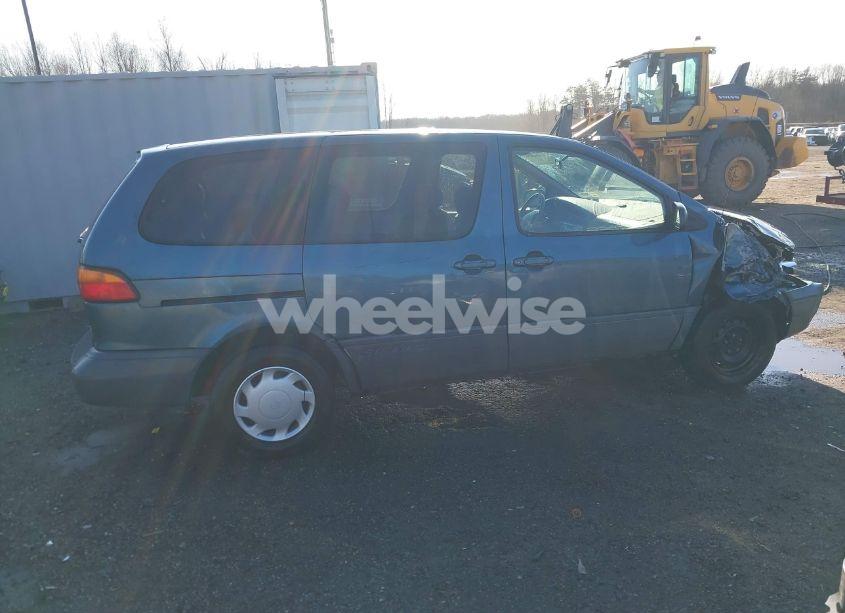 Photo 13 of 2000 Toyota Sienna CE (VIN 4T3ZF19C4YU317635)