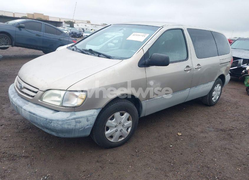 Photo 2 of 2001 Toyota Sienna CE (VIN 4T3ZF19C51U329489)