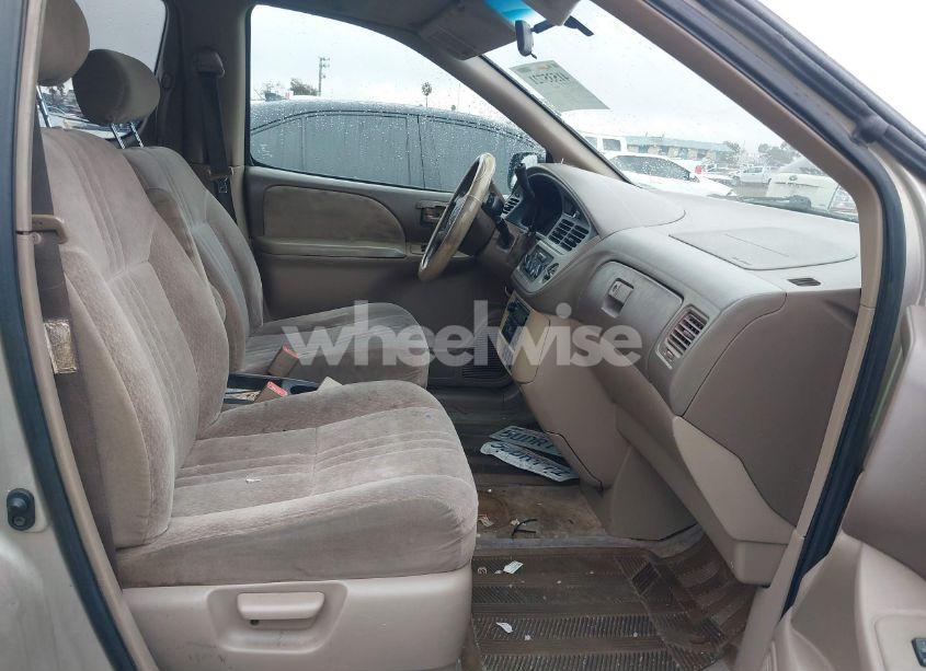 Photo 5 of 2001 Toyota Sienna CE (VIN 4T3ZF19C51U329489)