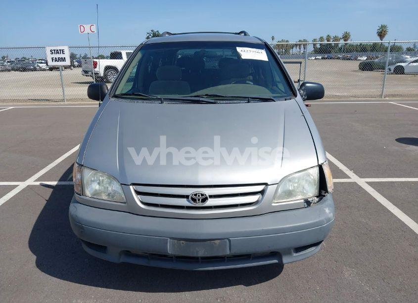 Photo 12 of 2001 Toyota Sienna CE (VIN 4T3ZF19C51U381415)