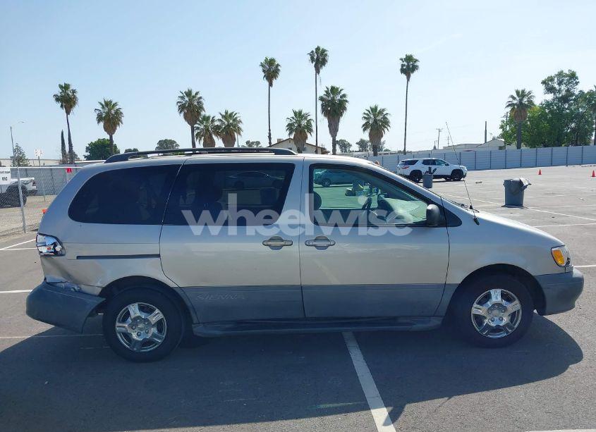 Photo 13 of 2001 Toyota Sienna CE (VIN 4T3ZF19C51U381415)