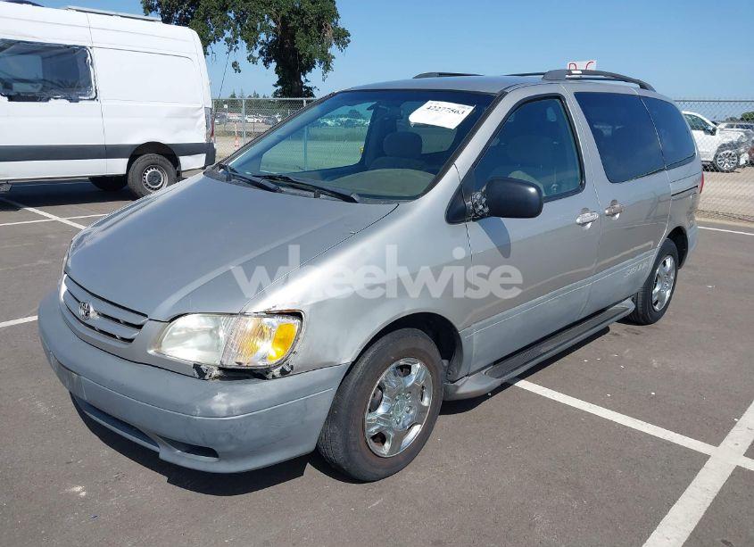 Photo 2 of 2001 Toyota Sienna CE (VIN 4T3ZF19C51U381415)
