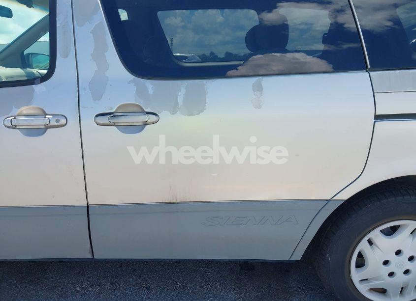 Photo 6 of 2001 Toyota Sienna CE (VIN 4T3ZF19C51U405471)