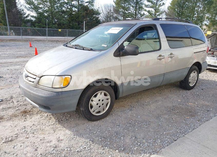 Photo 2 of 2003 Toyota Sienna CE (VIN 4T3ZF19C63U527744)