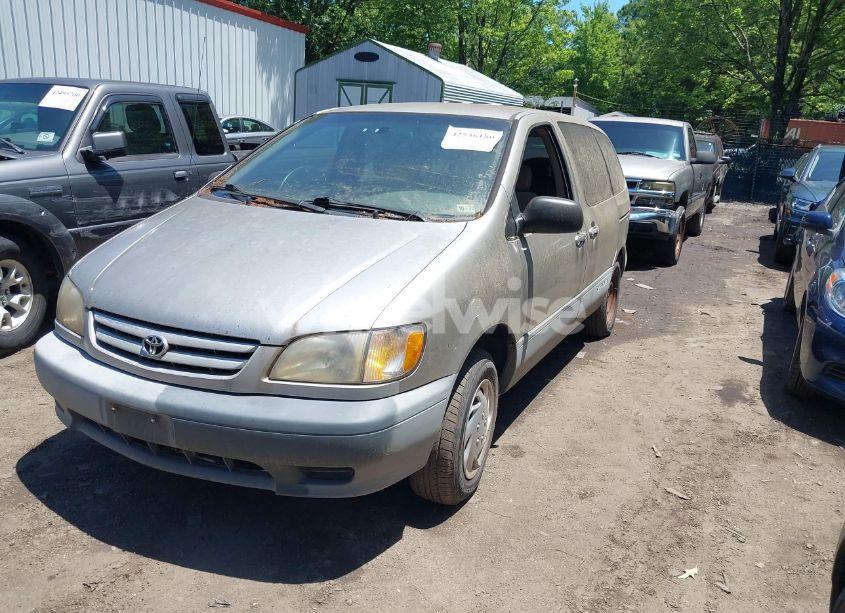 Photo 2 of 2001 Toyota Sienna CE (VIN 4T3ZF19C71U336024)