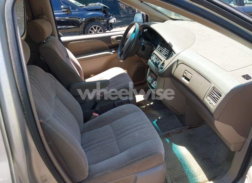 Photo 5 of 2001 Toyota Sienna CE (VIN 4T3ZF19C71U336024)