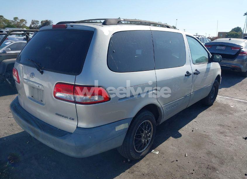 Photo 4 of 2002 Toyota Sienna CE (VIN 4T3ZF19C72U470601)