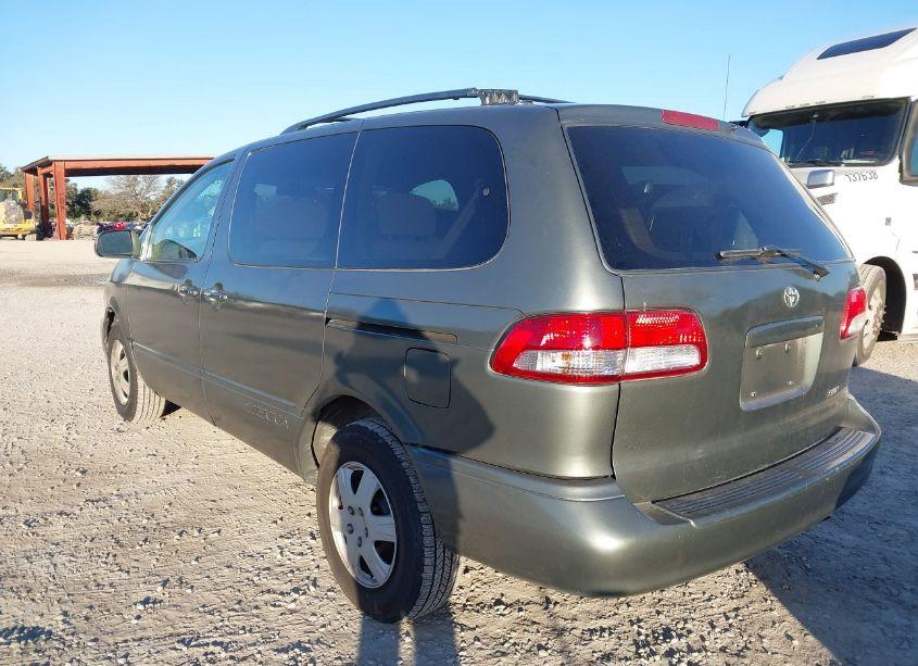 Photo 3 of 2002 Toyota Sienna CE (VIN 4T3ZF19C72U504276)