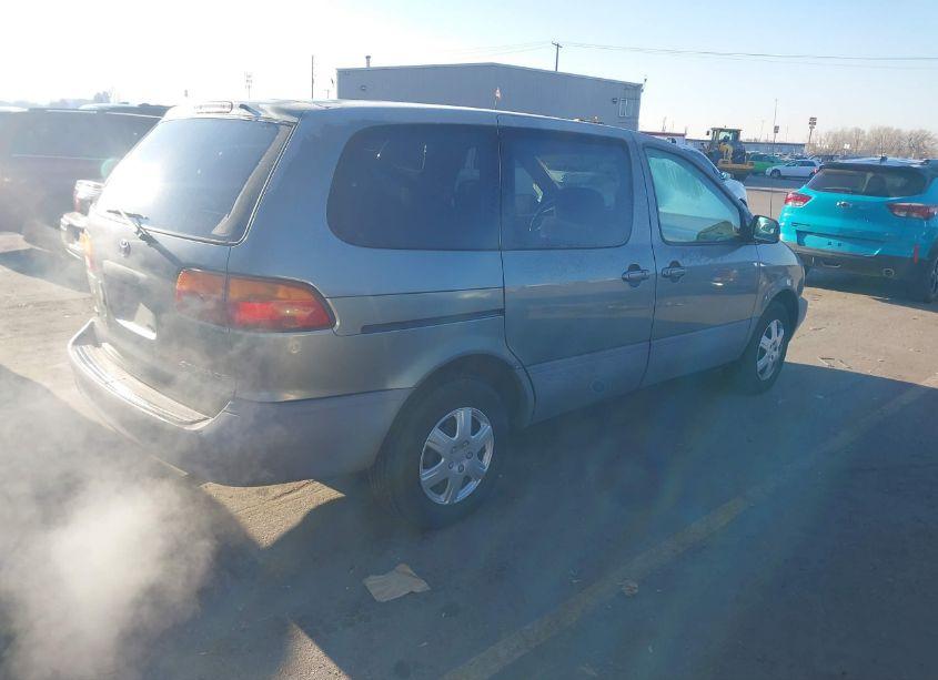 Photo 4 of 2000 Toyota Sienna CE (VIN 4T3ZF19C7YU297719)