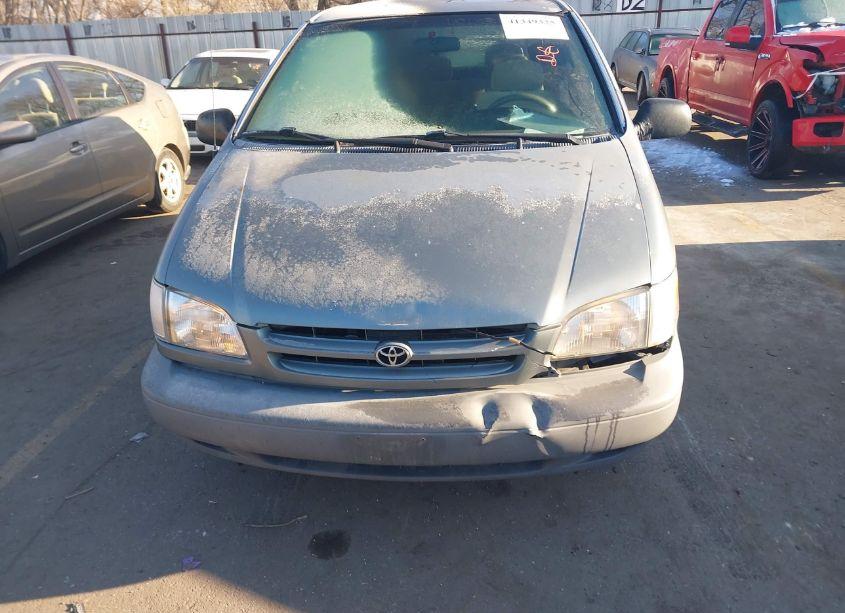 Photo 6 of 2000 Toyota Sienna CE (VIN 4T3ZF19C7YU297719)