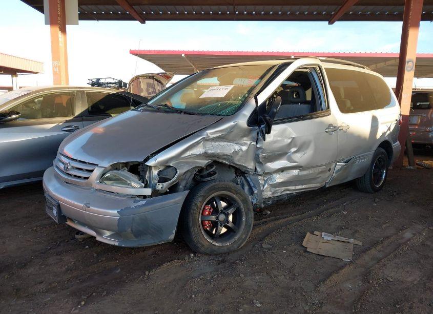 Photo 2 of 2003 Toyota Sienna CE (VIN 4T3ZF19C83U527910)