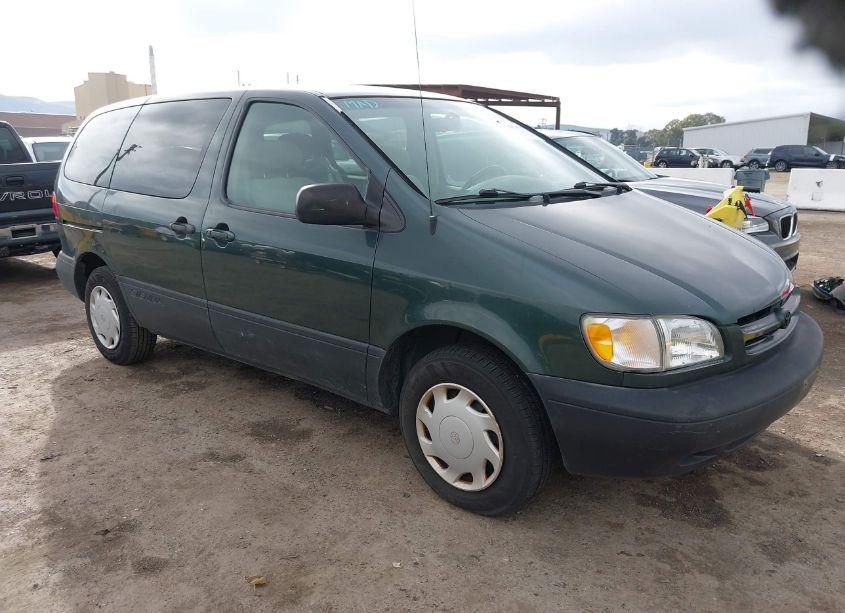 2000 Toyota Sienna CE (VIN 4T3ZF19C8YU246441) main photo