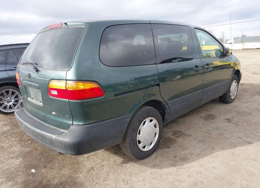 Photo 4 of 2000 Toyota Sienna CE (VIN 4T3ZF19C8YU246441)