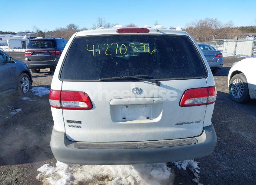 Photo 16 of 2001 Toyota Sienna CE (VIN 4T3ZF19C91U340494)