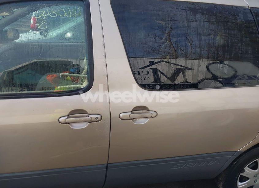 Photo 15 of 2001 Toyota Sienna CE (VIN 4T3ZF19C91U351141)