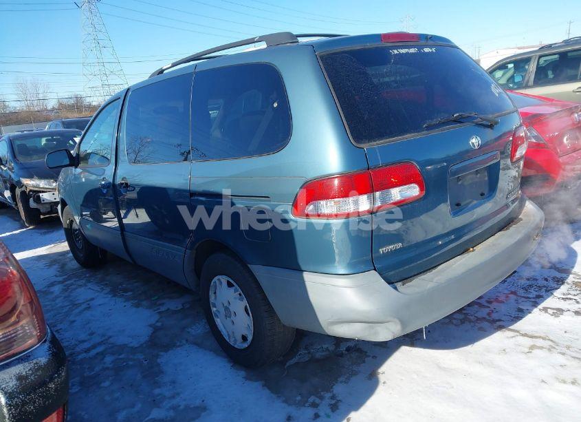 Photo 3 of 2002 Toyota Sienna CE (VIN 4T3ZF19C92U446686)