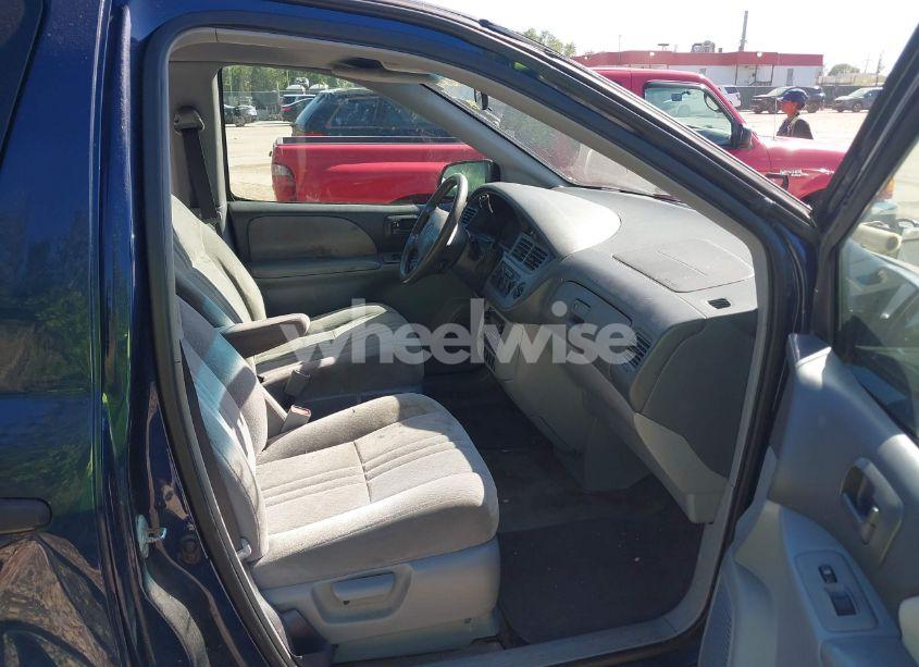 Photo 5 of 2003 Toyota Sienna CE (VIN 4T3ZF19C93U535689)