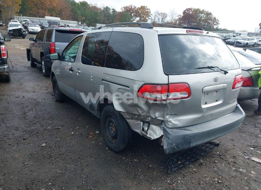 Photo 3 of 2003 Toyota Sienna CE (VIN 4T3ZF19C93U551570)