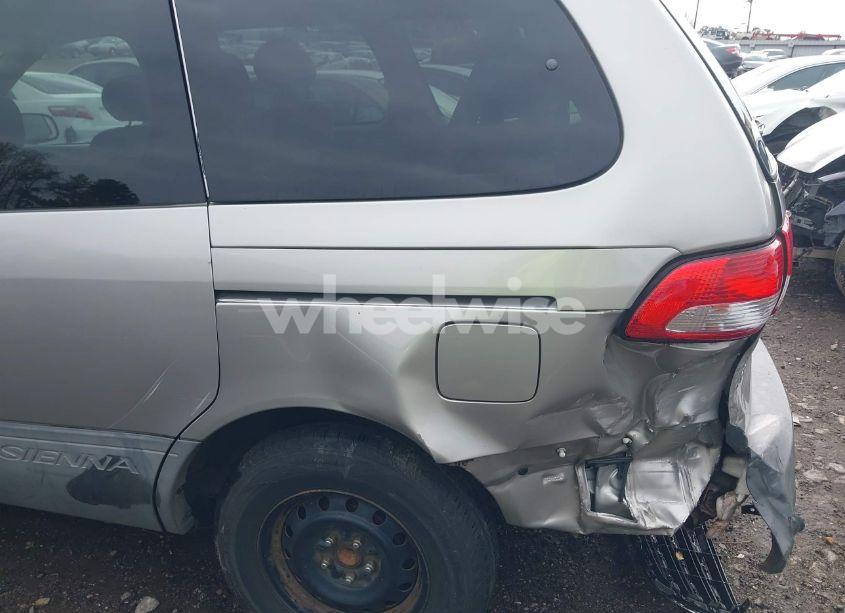 Photo 6 of 2003 Toyota Sienna CE (VIN 4T3ZF19C93U551570)