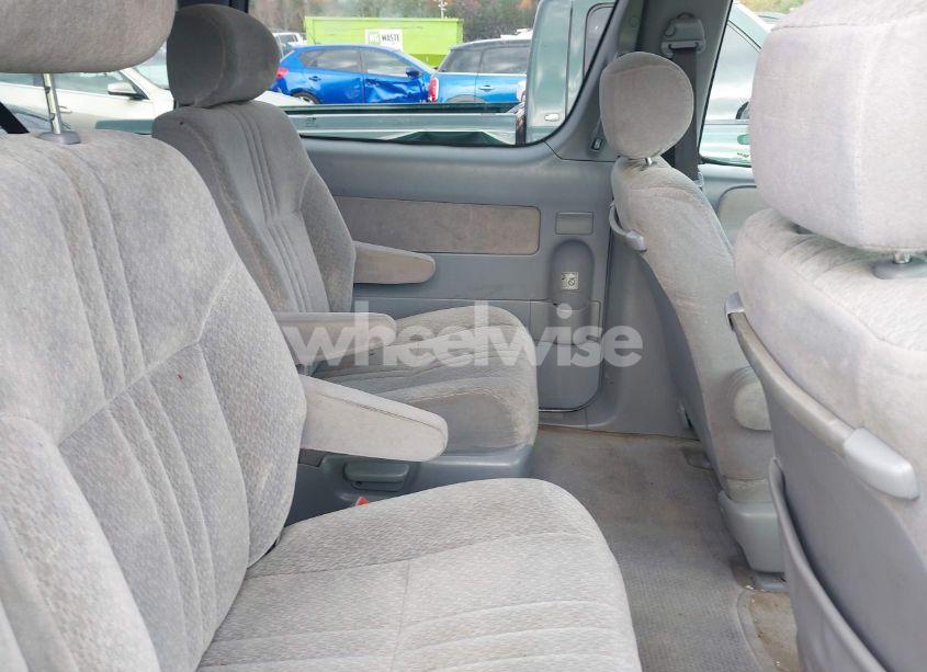 Photo 8 of 2003 Toyota Sienna CE (VIN 4T3ZF19C93U551570)