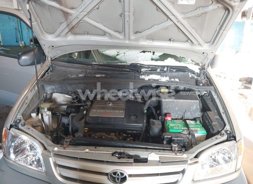 Photo 10 of 2002 Toyota Sienna CE (VIN 4T3ZF19CX2U482841)