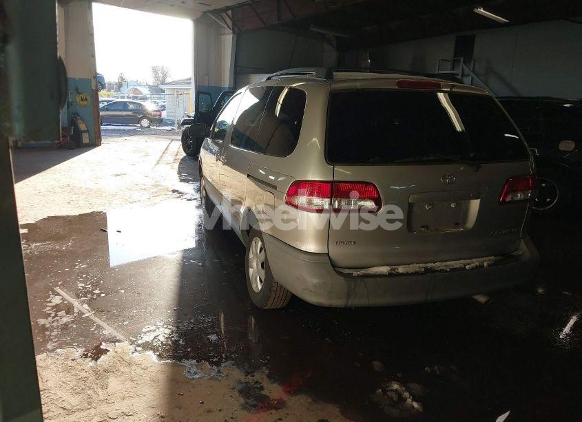 Photo 3 of 2002 Toyota Sienna CE (VIN 4T3ZF19CX2U482841)