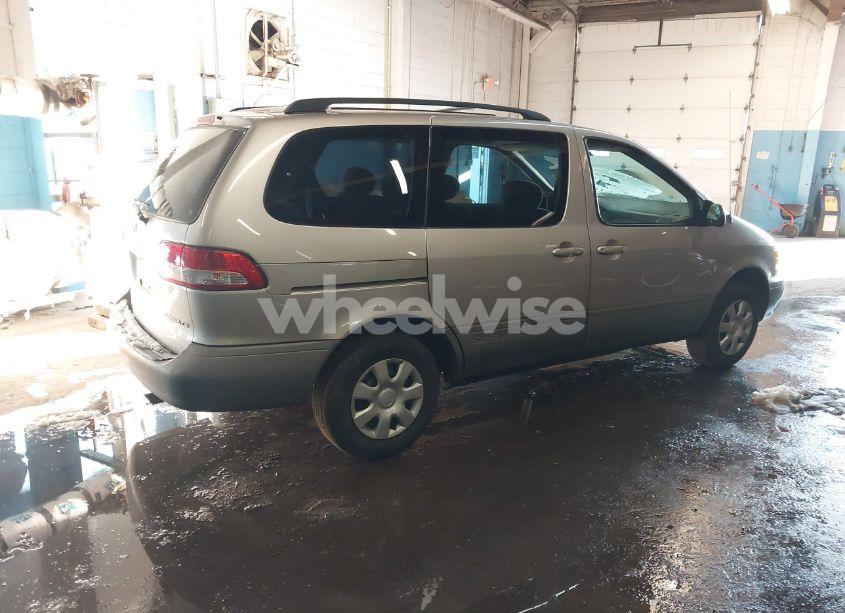 Photo 4 of 2002 Toyota Sienna CE (VIN 4T3ZF19CX2U482841)
