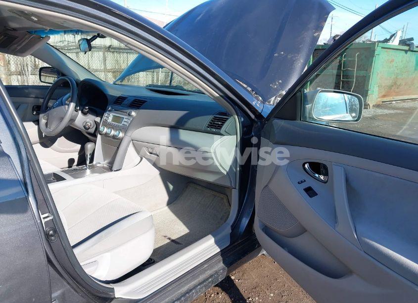 Photo 5 of 2009 Toyota Camry LE (VIN 4T4BE46K09R048521)