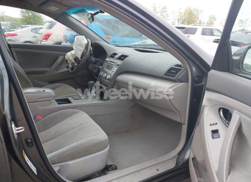 Photo 5 of 2009 Toyota Camry LE (VIN 4T4BE46K09R058112)