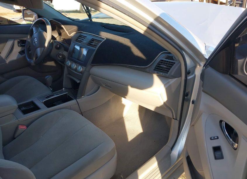 Photo 5 of 2009 Toyota Camry LE (VIN 4T4BE46K09R113951)