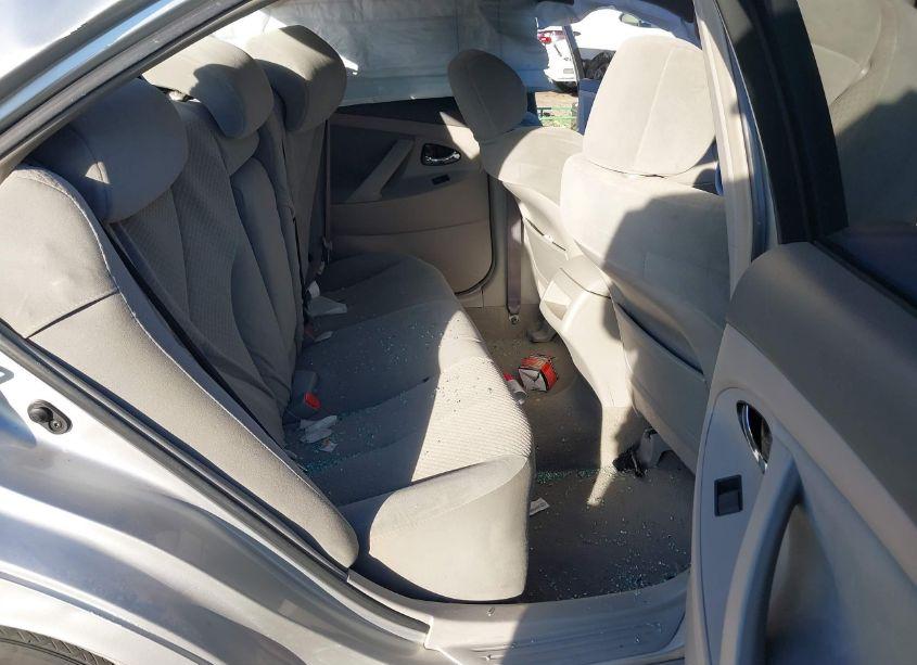 Photo 8 of 2009 Toyota Camry LE (VIN 4T4BE46K09R113951)