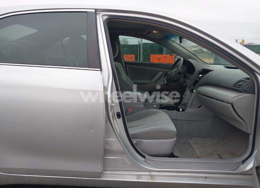 Photo 5 of 2009 Toyota Camry LE (VIN 4T4BE46K09R122312)