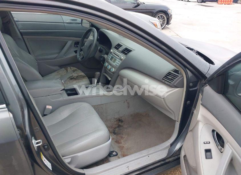 Photo 5 of 2009 Toyota Camry LE (VIN 4T4BE46K09R122598)