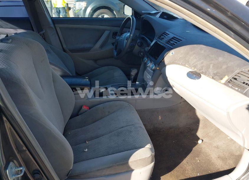 Photo 5 of 2009 Toyota Camry LE (VIN 4T4BE46K09R125811)