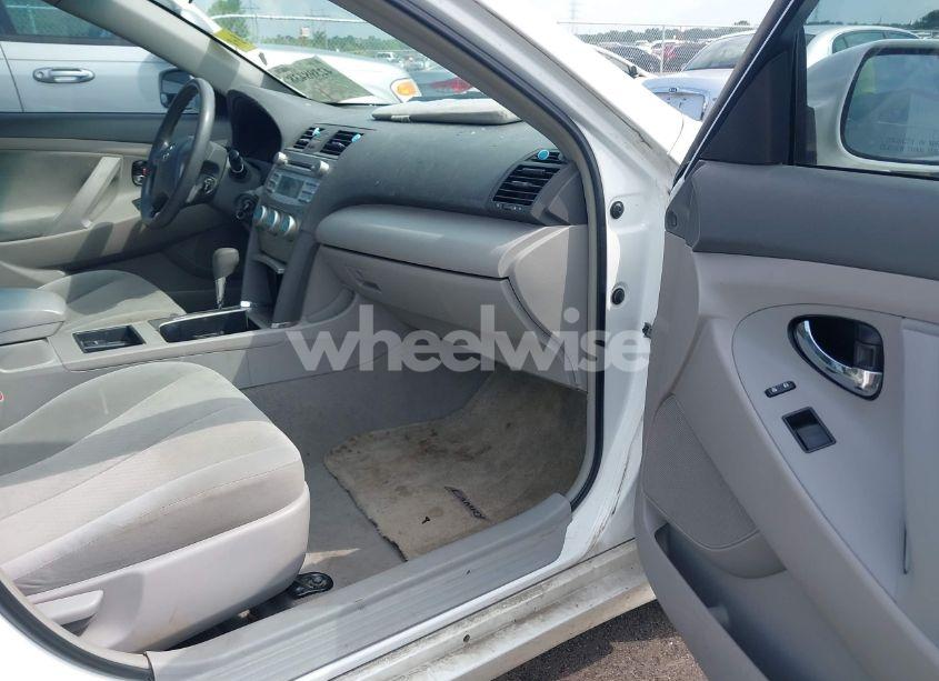 Photo 5 of 2009 Toyota Camry LE (VIN 4T4BE46K09R128854)