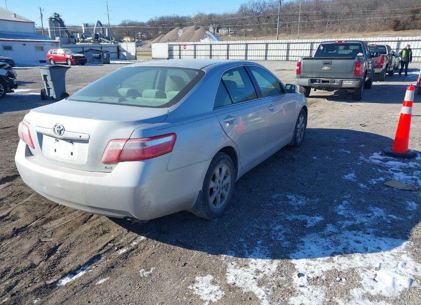 Photo 4 of 2007 Toyota Camry LE (VIN 4T4BE46K17R001060)