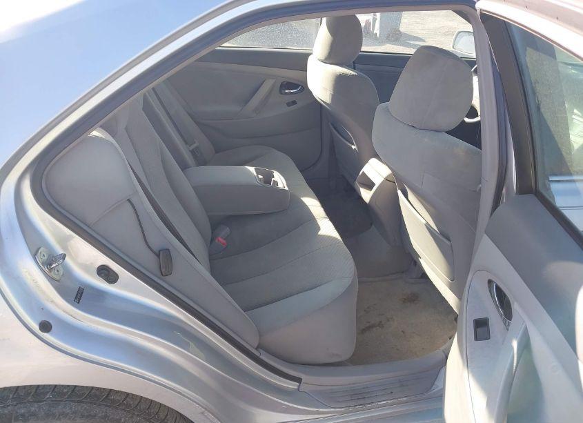 Photo 8 of 2007 Toyota Camry LE (VIN 4T4BE46K17R001060)