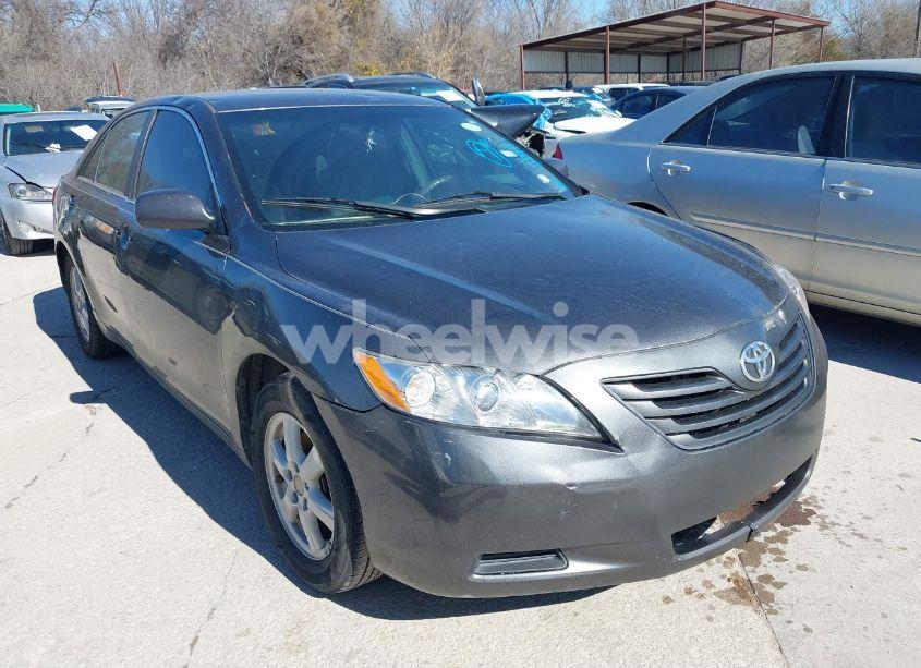 2007 Toyota Camry LE (VIN 4T4BE46K17R002743) main photo