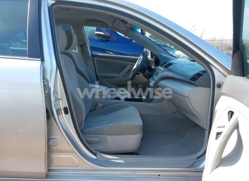 Photo 5 of 2009 Toyota Camry LE (VIN 4T4BE46K19R077736)