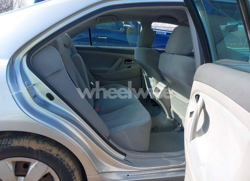 Photo 8 of 2009 Toyota Camry LE (VIN 4T4BE46K19R077736)