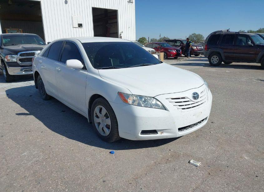2007 Toyota Camry LE (VIN 4T4BE46K27R005859) main photo