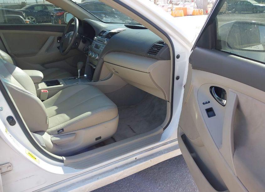 Photo 5 of 2007 Toyota Camry LE (VIN 4T4BE46K27R005859)