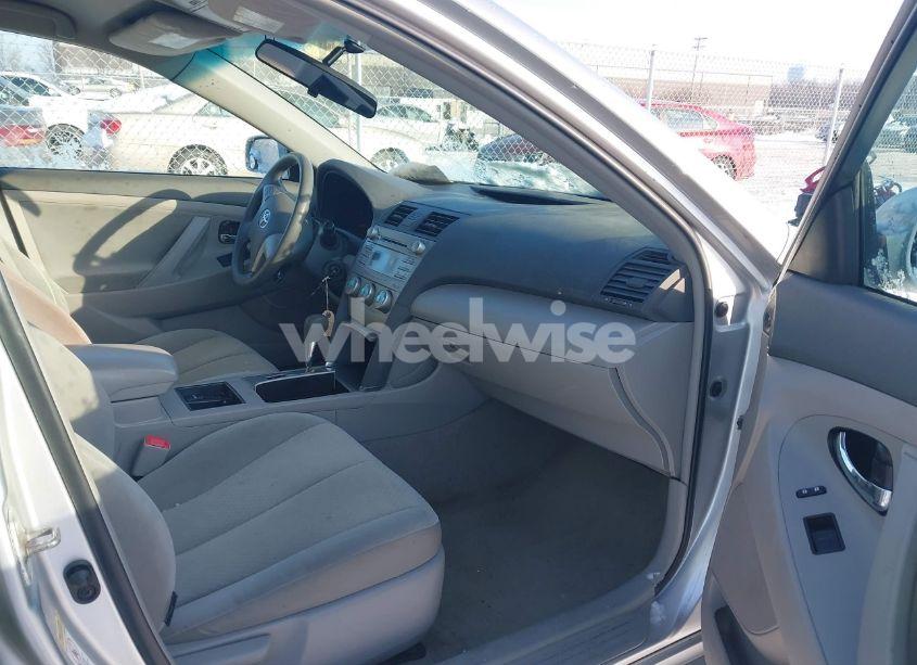 Photo 5 of 2009 Toyota Camry LE (VIN 4T4BE46K29R068897)