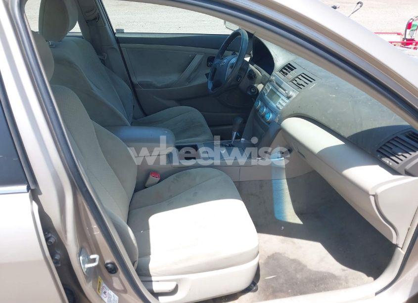 Photo 5 of 2009 Toyota Camry LE (VIN 4T4BE46K29R070469)