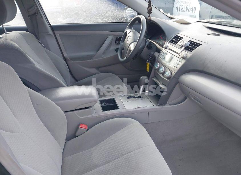 Photo 5 of 2009 Toyota Camry LE (VIN 4T4BE46K29R087367)