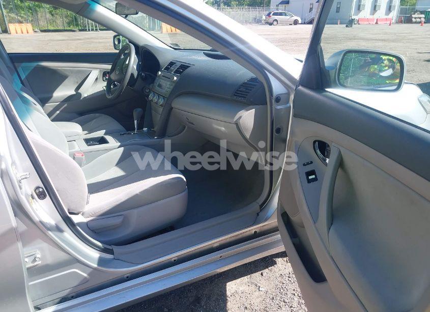 Photo 5 of 2009 Toyota Camry LE (VIN 4T4BE46K29R108993)