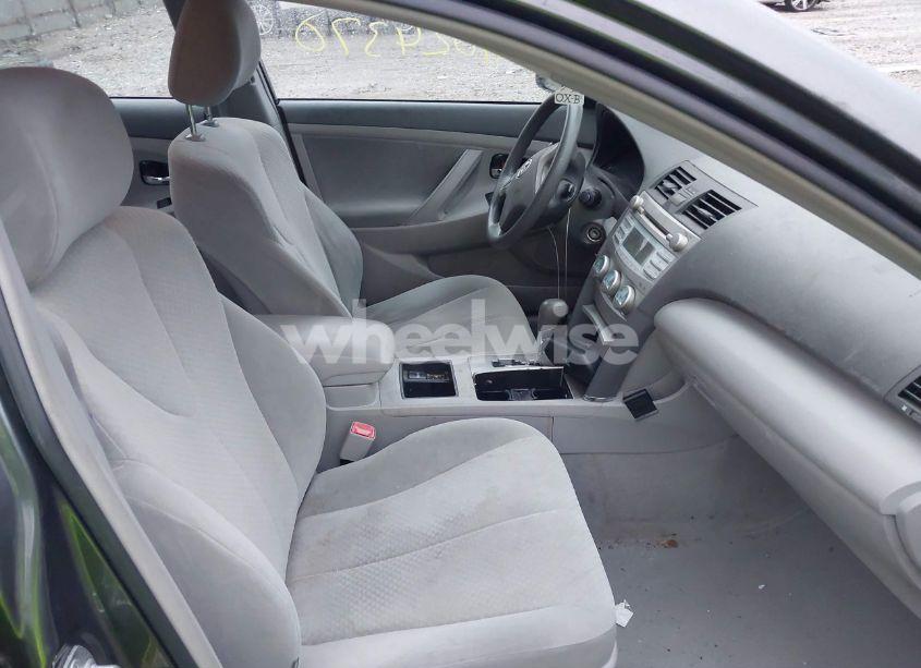 Photo 5 of 2009 Toyota Camry LE (VIN 4T4BE46K29R116415)