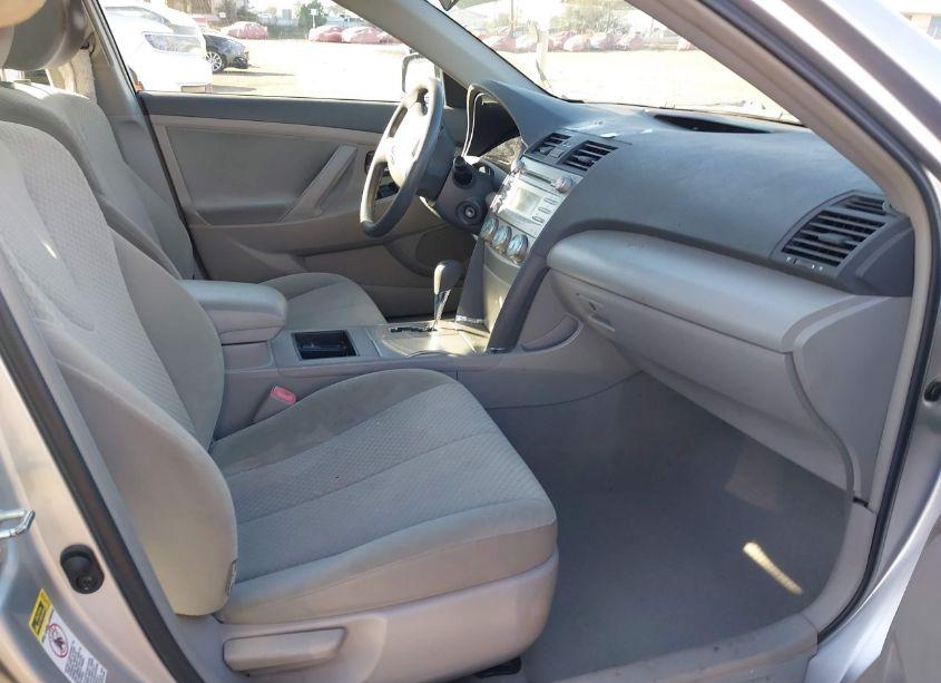 Photo 5 of 2009 Toyota Camry LE (VIN 4T4BE46K29R121923)