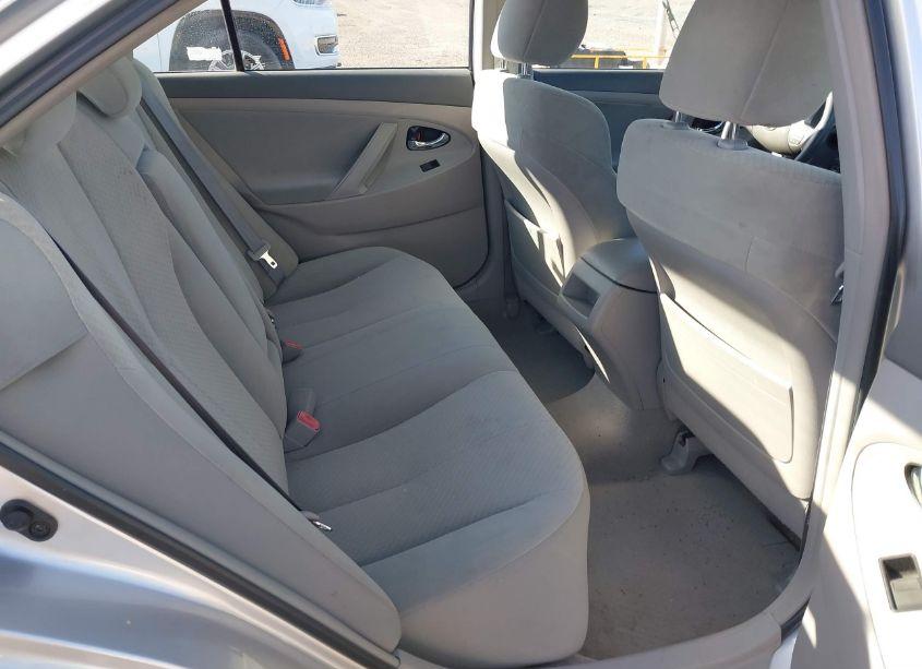 Photo 8 of 2009 Toyota Camry LE (VIN 4T4BE46K29R121923)