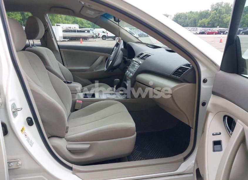 Photo 5 of 2009 Toyota Camry LE (VIN 4T4BE46K39R058783)